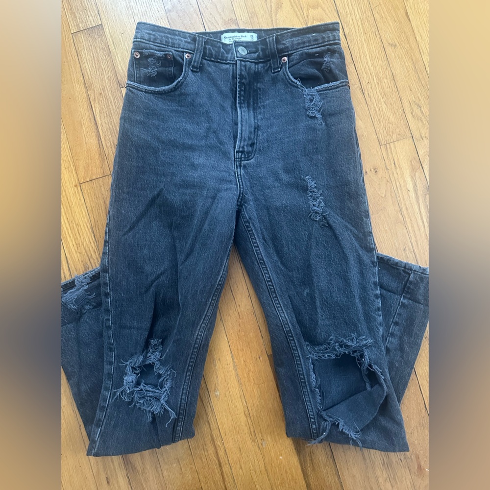 Abercrombie & Fitch Black Distressed Ultra High Rise 90s Straight